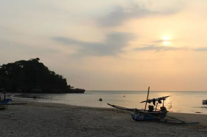 8 Beach Tourism in Anyer with the Best Spots to Enjoy the Sunset